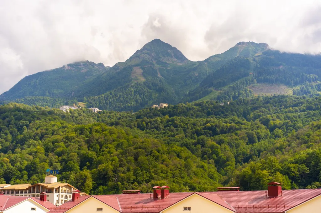 Просторная трехкомнатная квартира с видом на горы