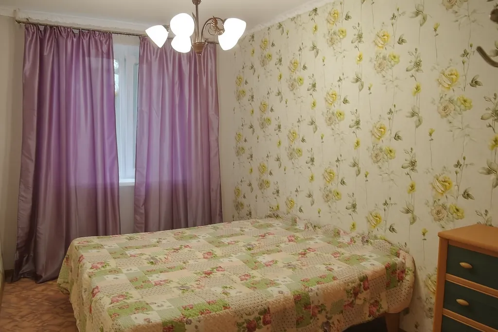 Квартира Просторная 3-комнатная квартира в удобном месте — Алушта