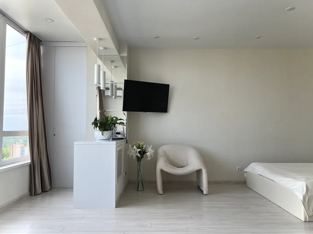 студия с панорамным видом