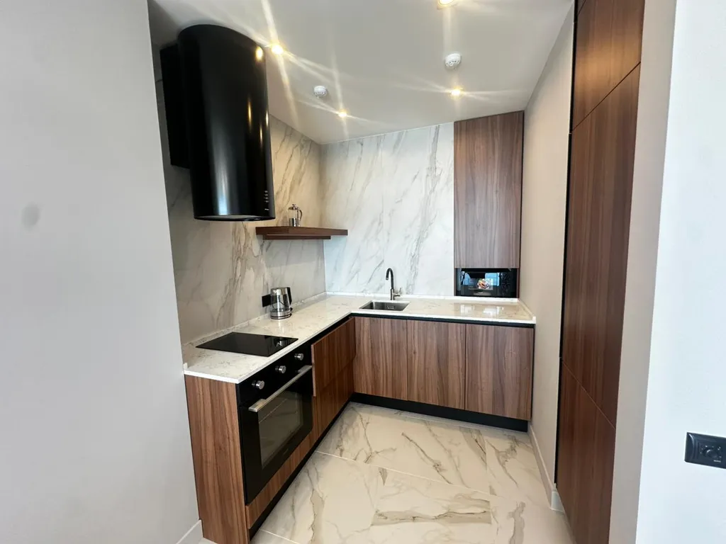 Просторный апартамент с видом на море