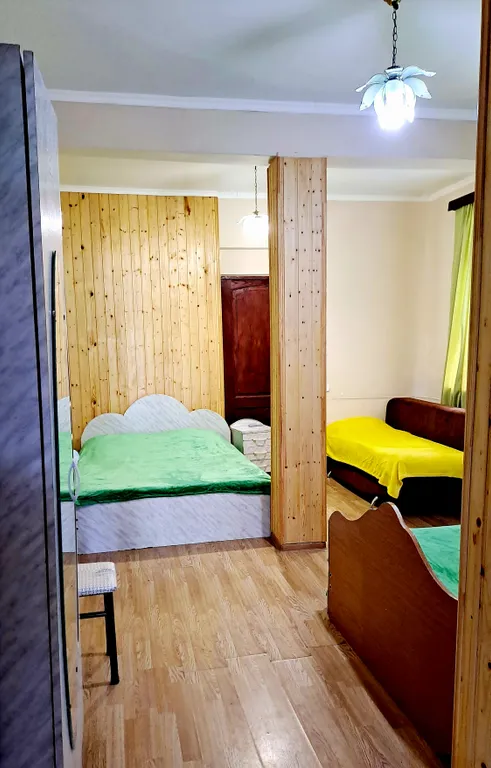 Уютная комната с двориком в частном доме