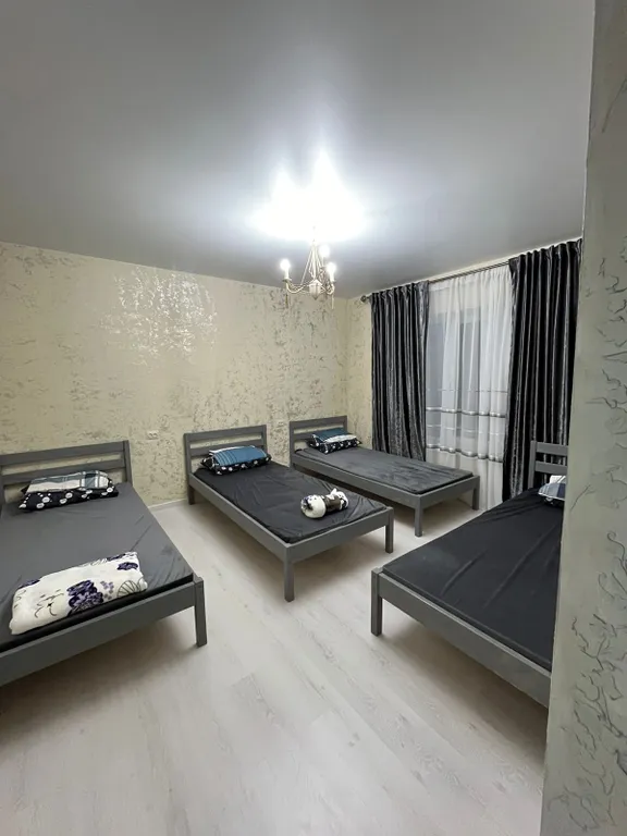 2-х этажный коттедж с бассейном на берегу