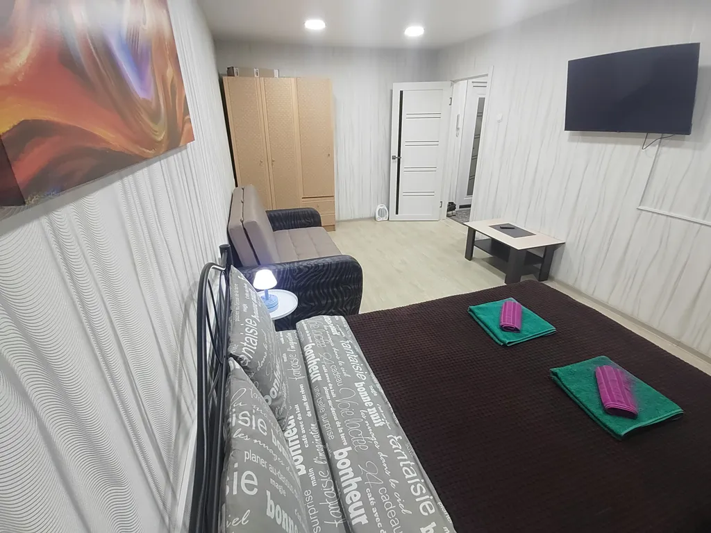 Однокомнатная квартира с балконом и лифтом у ТРЦ Плазма