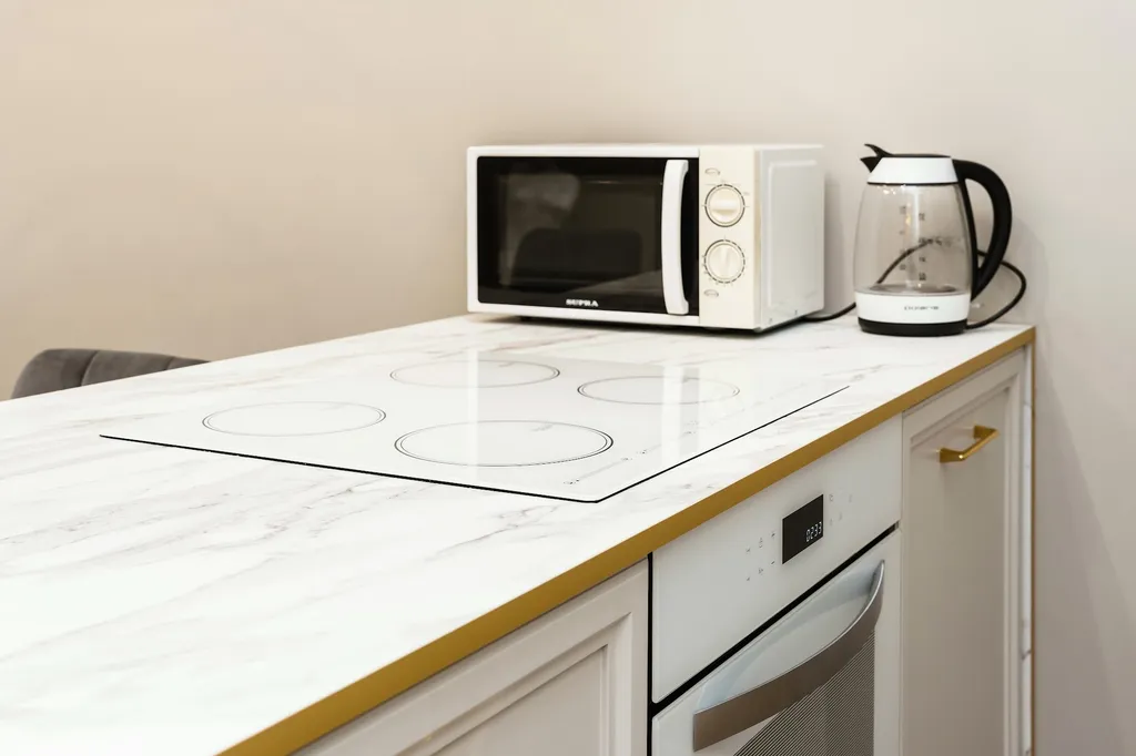 Стильные Апартаменты в центре Ялты «Yalta Plaza Holidays» 100м до Моря