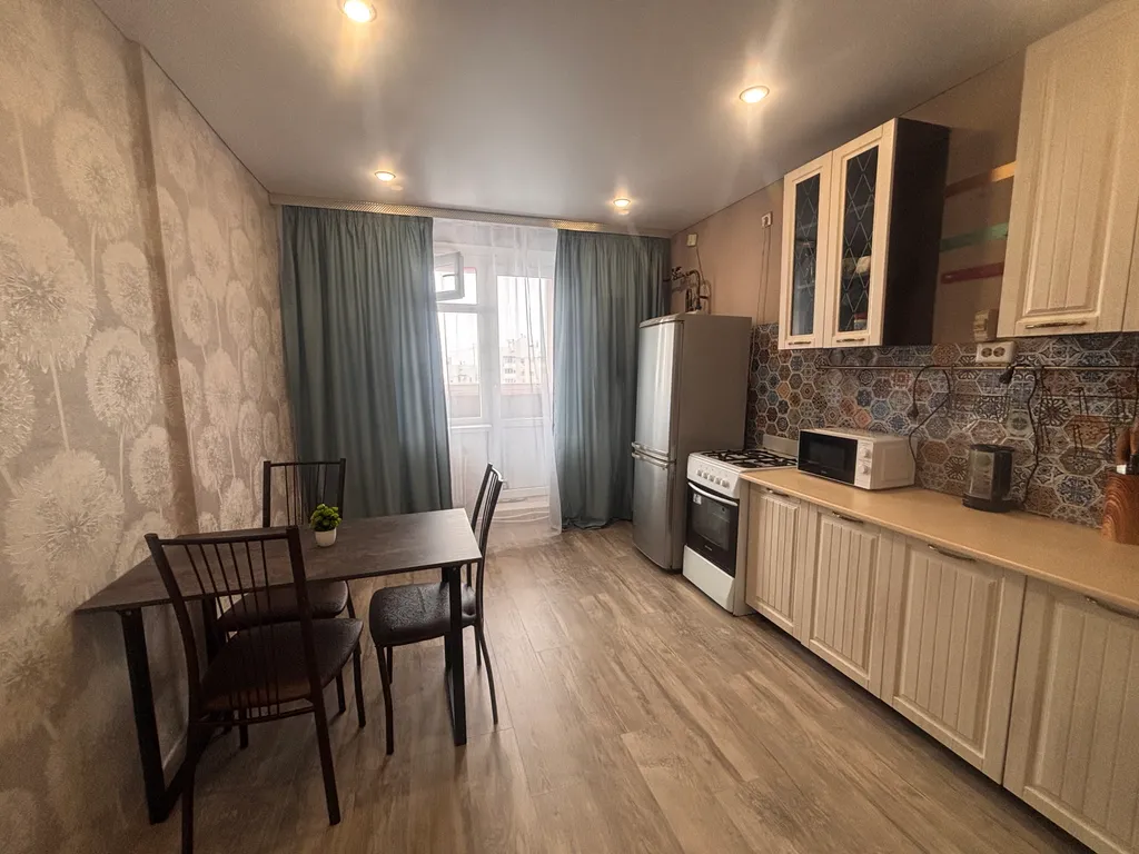 Теплая, просторная, уютная однокомнатная квартира с горячей водой