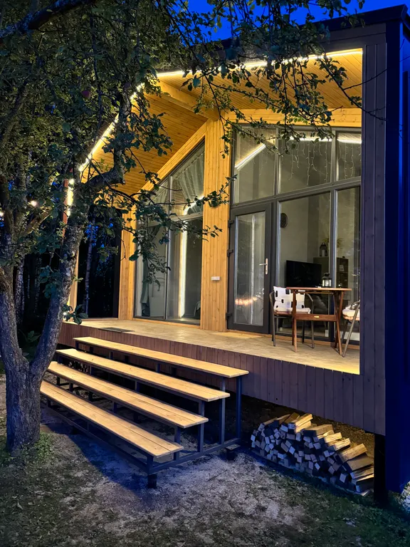 Коттедж Уютный барн с баней на дровах и пением птиц в саду — Заворово