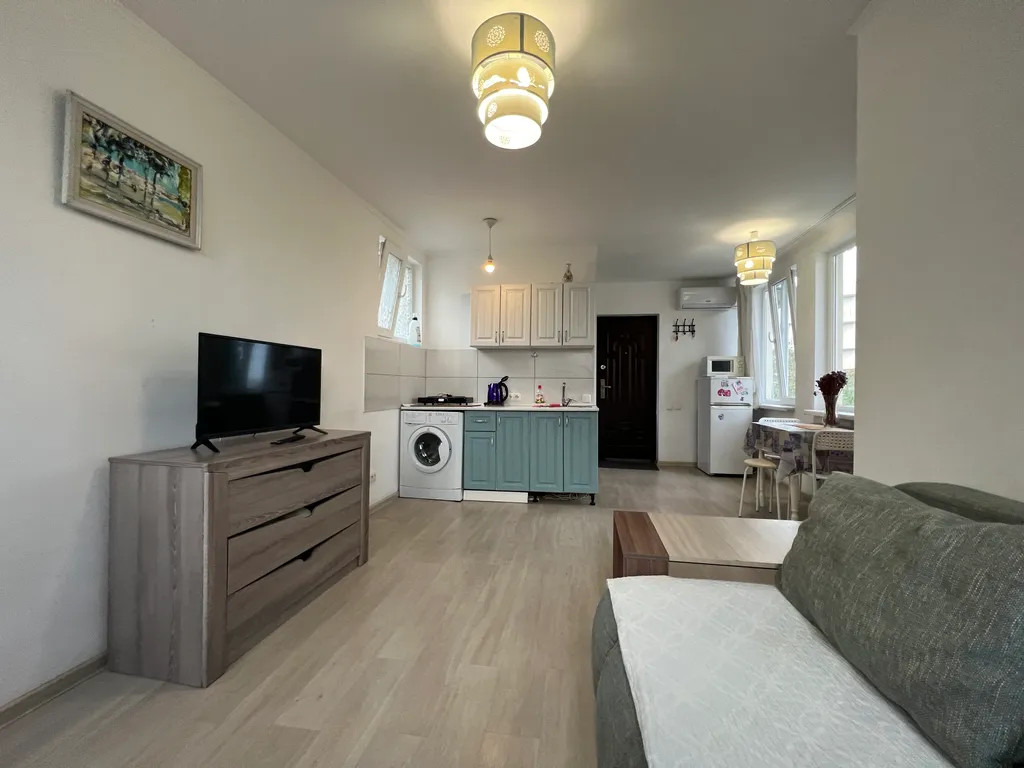 Двухкомнатная квартира в центре возле Массандровского пляжа