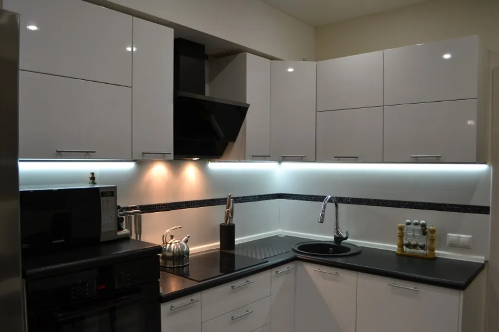 Двухкомнатные апартаменты Black & White