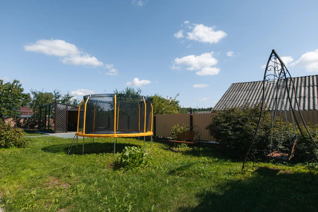 Современный дом в тихом месте