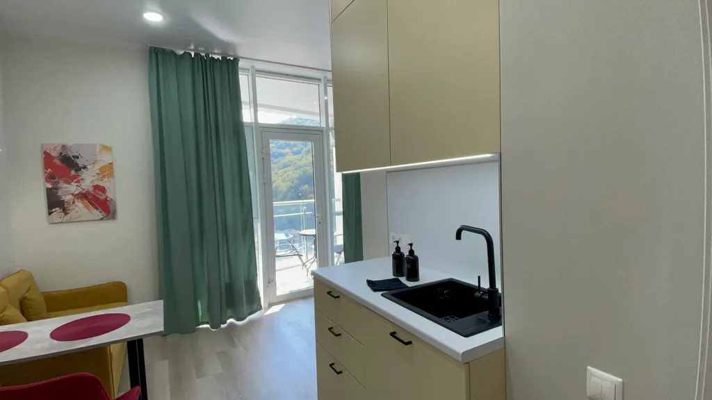 Студия с видом на горы