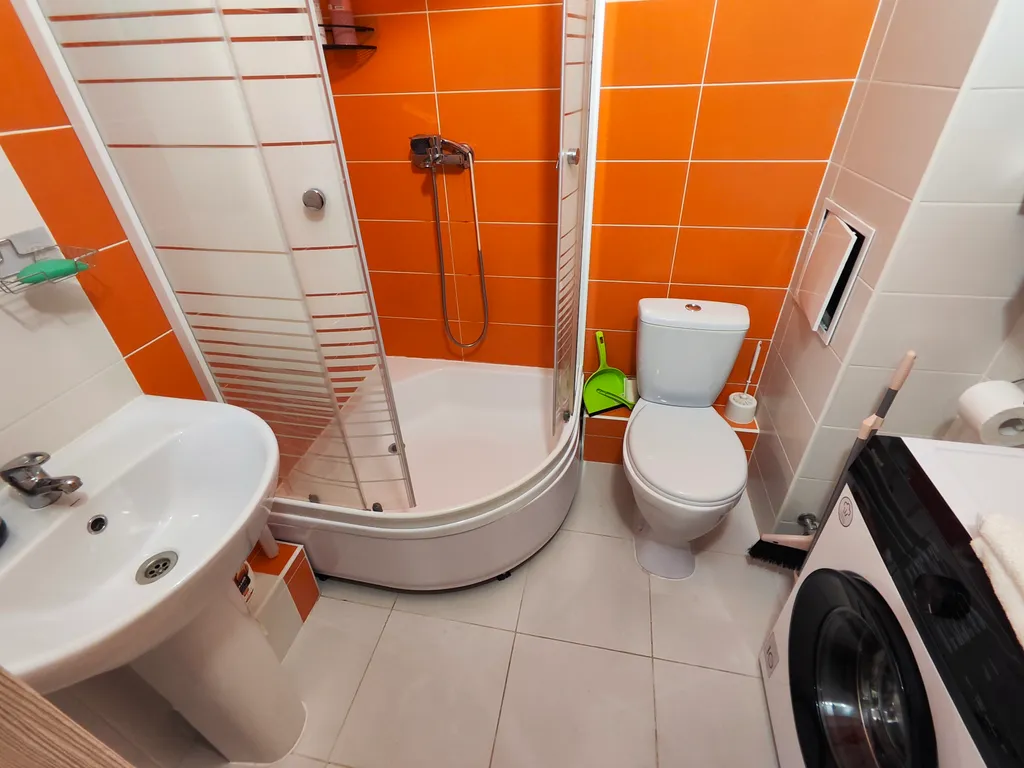 Студия у метро Парнас