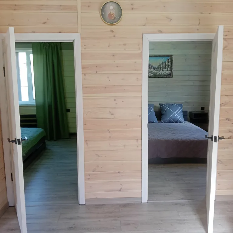 Уютный дом в саду