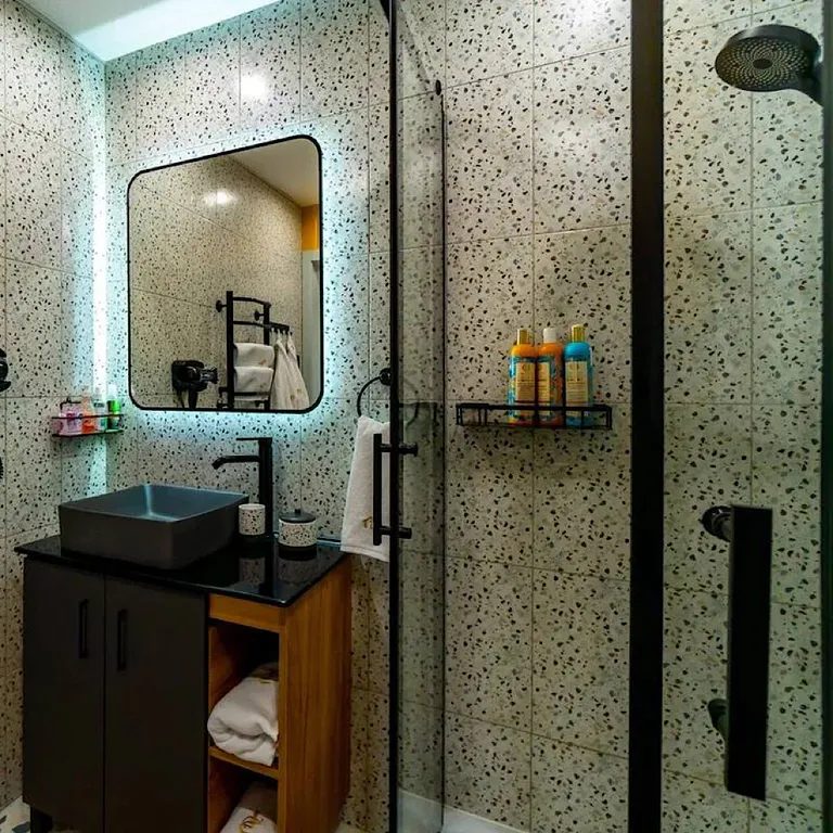 Домик в Соснах с баней и горячими ваннами Cube с баней