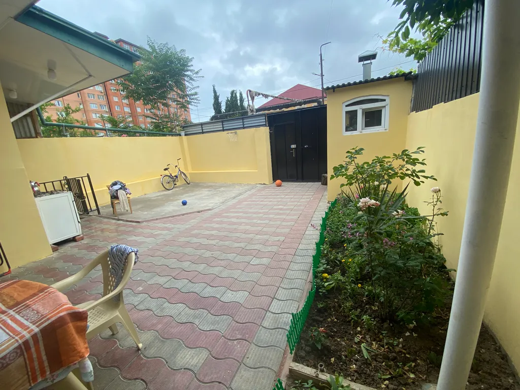 Уютная квартира со двором и со всеми условиями