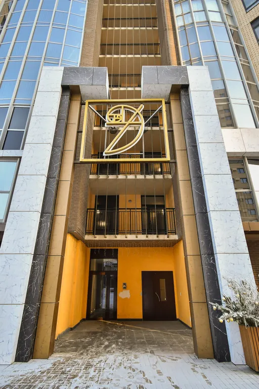 Комфортная современная квартира в центре Взлетки