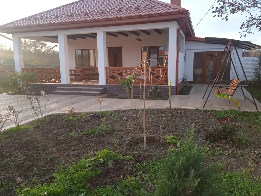 Коттедж у моря и лианового леса