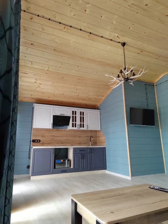 Уютный домик на берегу у моря