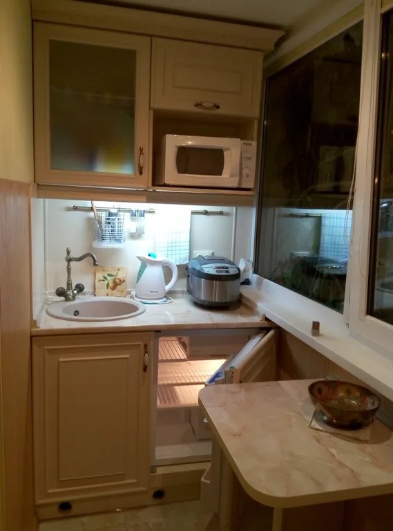 Двухместная комната с видом на горы и сквер