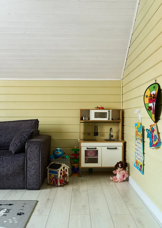 Дом в лесу у озера