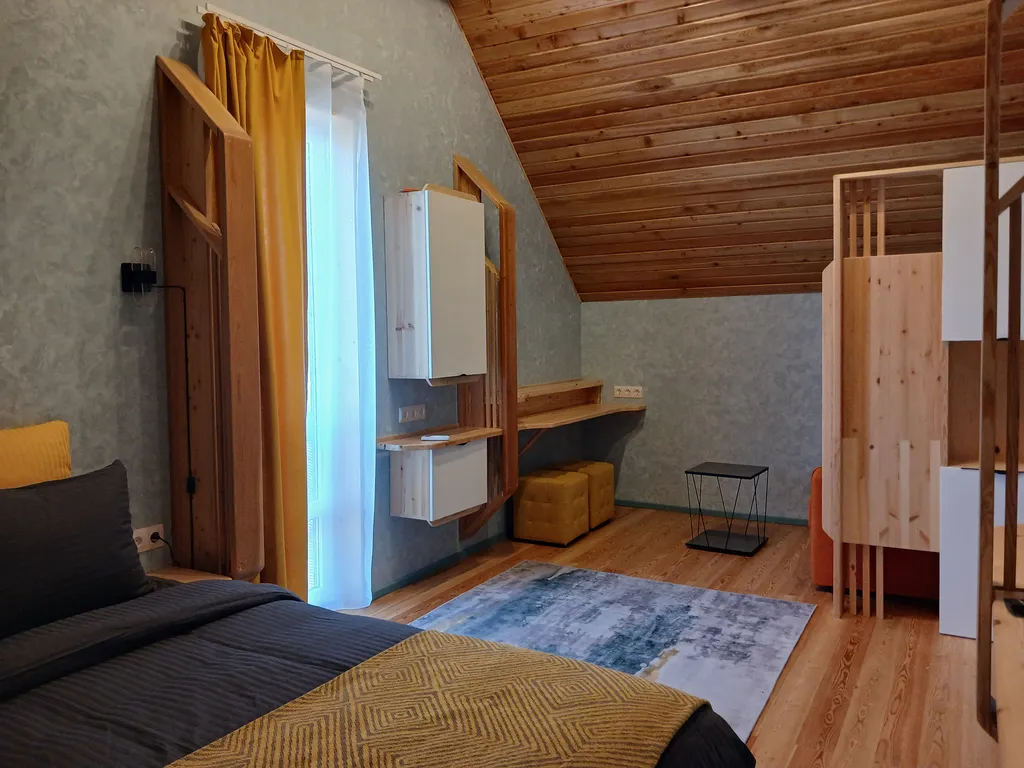 Дом с бассейном