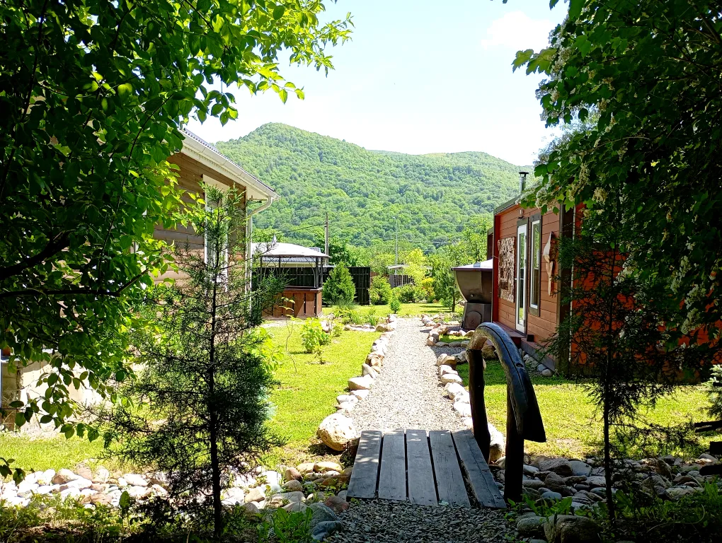 Шале с видом на лес и горы