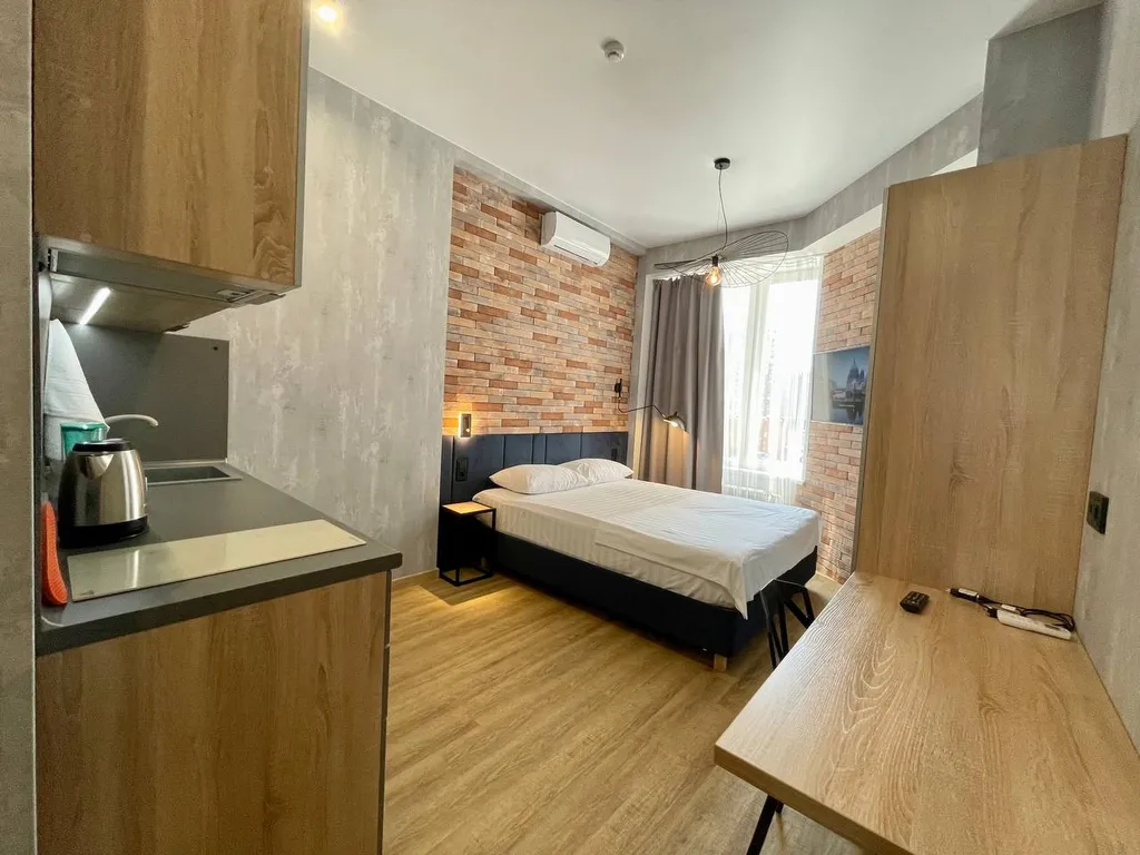 "В Гости!" на Запорожской 69  (1к студия №7 рядом с БЦ "Сити")