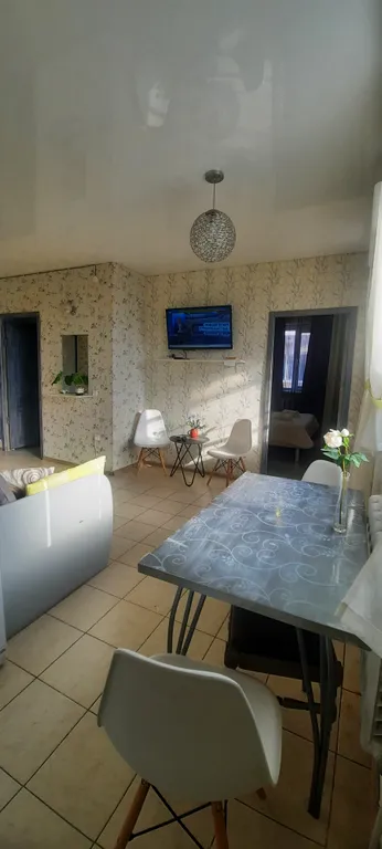 Квартира 3х комнатная квартира с видом на центральную площадь — Кореновск