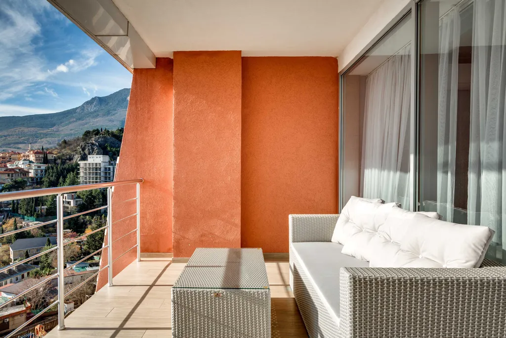 4 комнатная современная квартира с видом на море