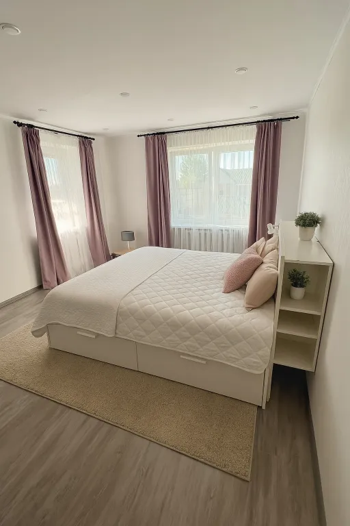 Большой коттедж с камином на просторном участке по Новой Риге