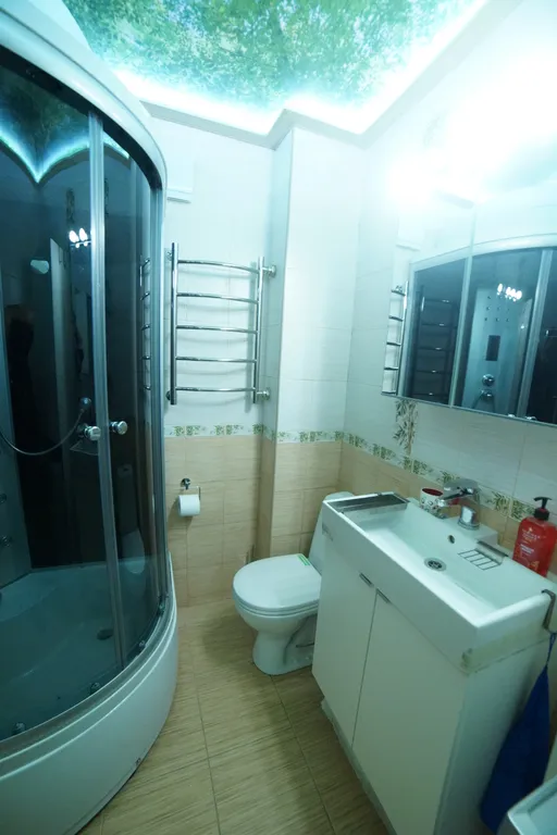 Квартира комфорт, бизнес класса возле метро Парнас