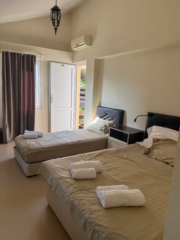 Уютный отель с бассейном в центре Кобулети, с собственным рестораном