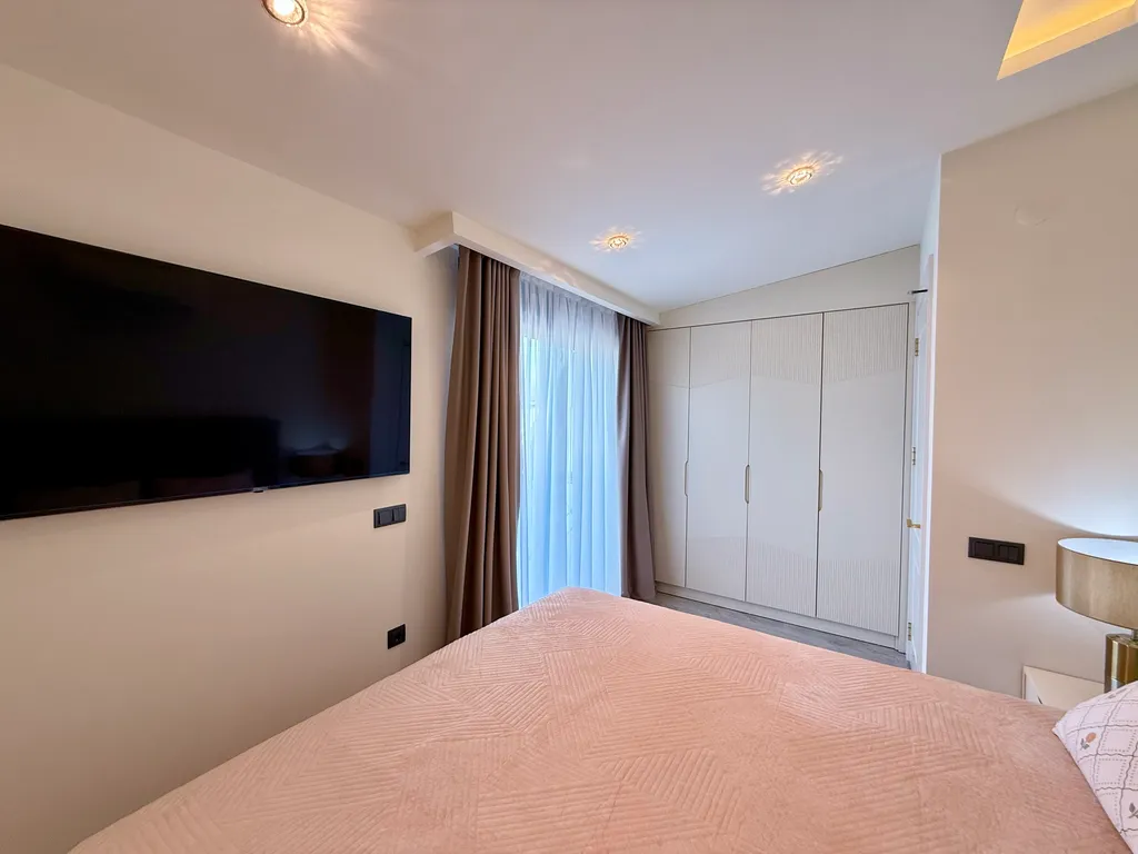 SA Apartments, Luxury 2BD Duplex