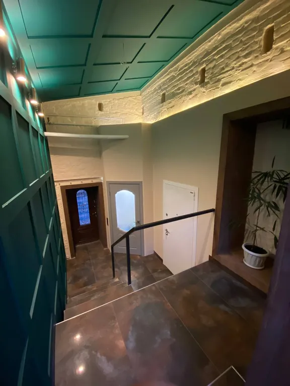 Уютные трехуровневые апартаменты в стиле Лофт в центре города Уровни