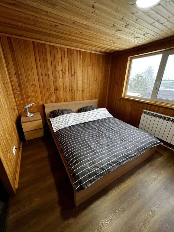 Коттедж Уютный коттедж на берегу озера — Луга