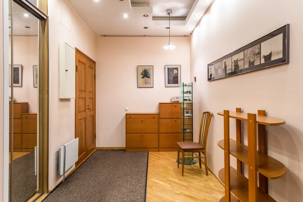 Двухуровневая квартира с видом на Неву по соседству с Эрмитажем