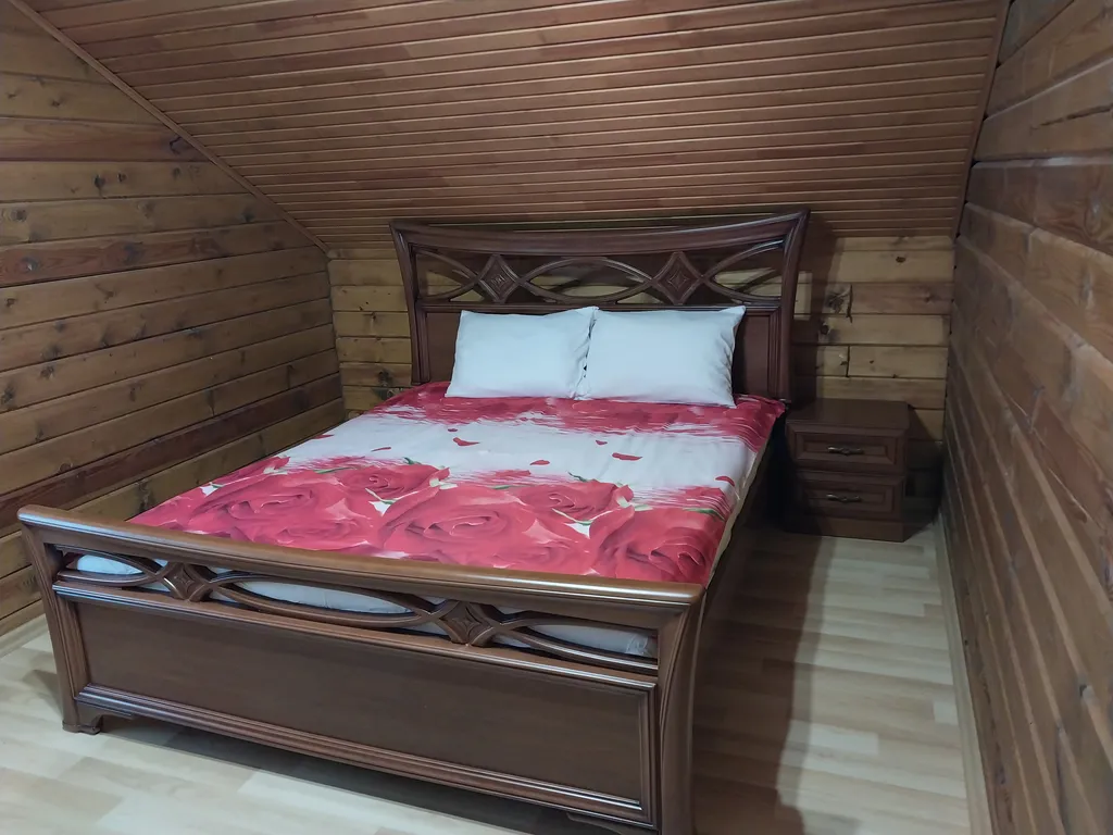 Коттедж-дуплекс на берегу озера Глубокое