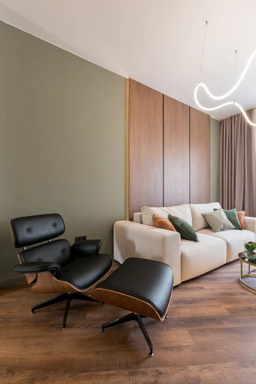 Сталинка после ремонта с видом на главный проспект и закаты