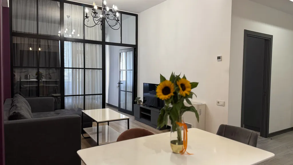 Уютный апартамент с 2 спальнями рядом с Сизнс парк