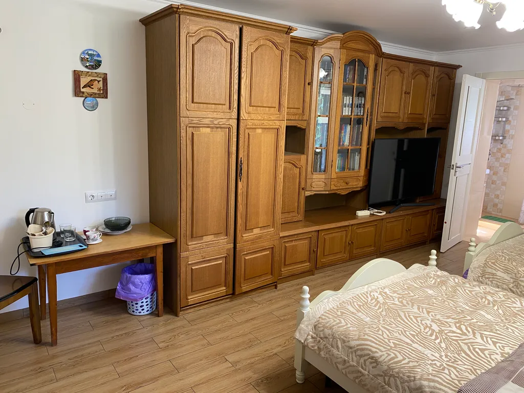 Квартира Квартира Большой улучшенный номер в коттедже с отдельным входом со двора — Краснодар