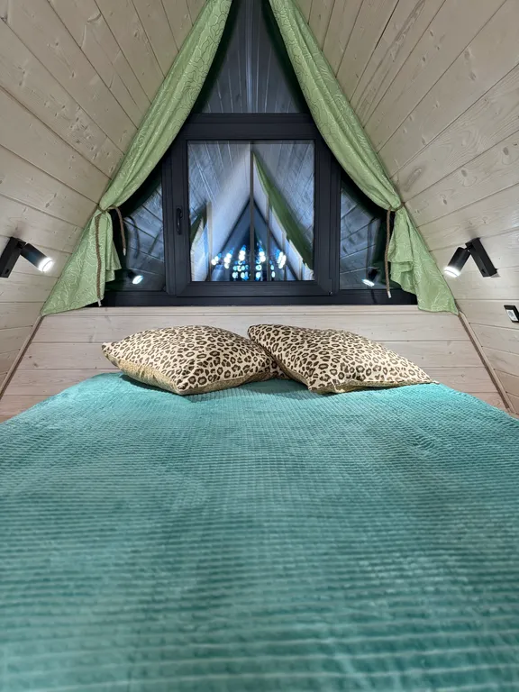 Уютный дом рядом с лесом и речкой