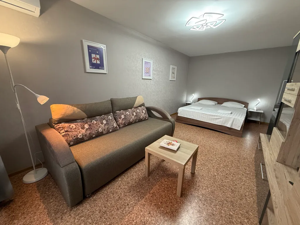 "В Гости!" на Пионерском 62 (1к квартира рядом с Ретро-Парк)