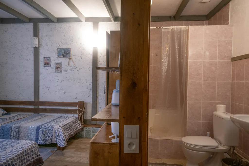 Трёхместный номер с 3 односпальными кроватями