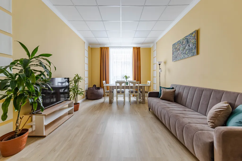 Квартира Короленко-7-Комнат — аренда посуточно в Санкт-Петербург