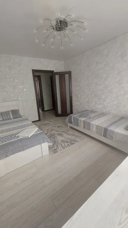 Щорса, светлая, уютная, трехкомнатная квартира