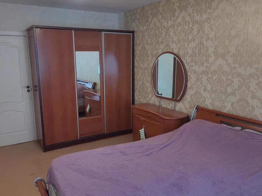 Большая трёхкомнатная квартира в районе железнодорожного вокзала