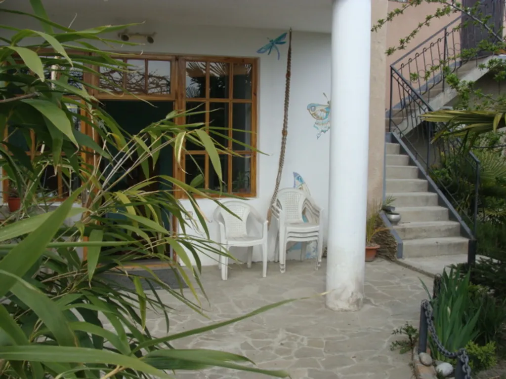 Квартира 2-комнатная Квартира — Ялта