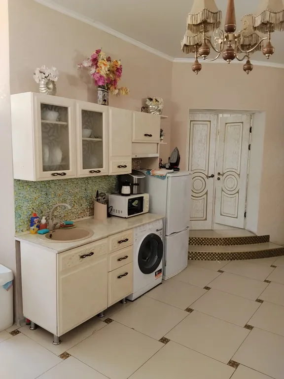 Дом замок с видом на море и горы