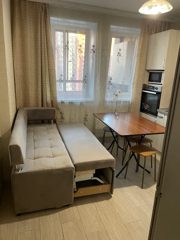 Уютная просторная квартира с просторной кухней