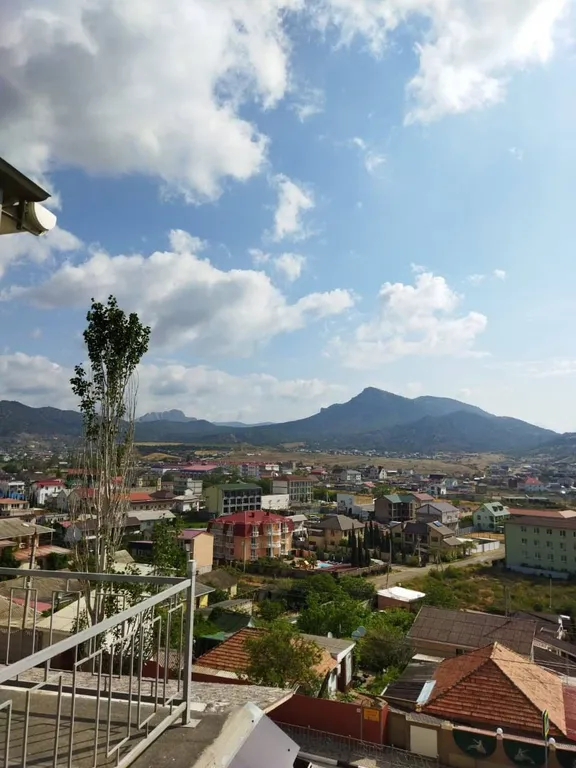 Квартира Отличная комфортная двухкомнатная квартира — Судак