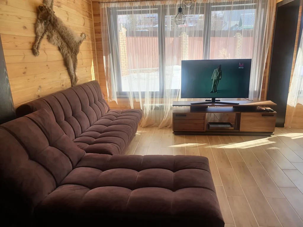 Деревянный большой дом